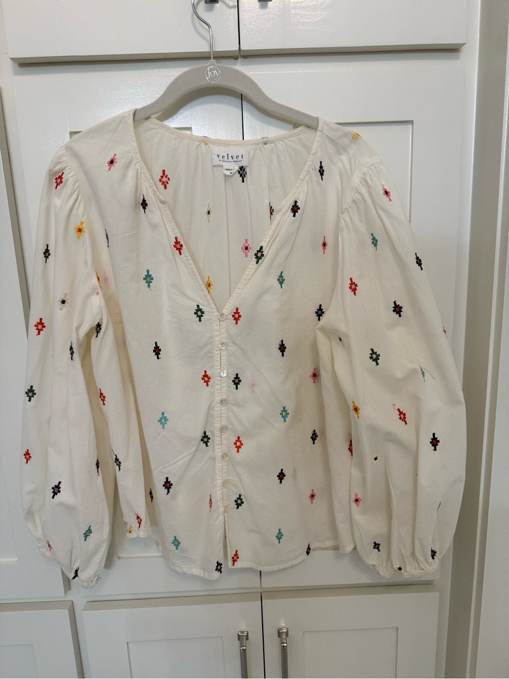 Velvet by Graham & Spencer Cream Blouse with Multicolor Embroidery